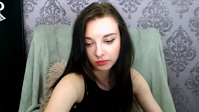 DominantLuna webcam