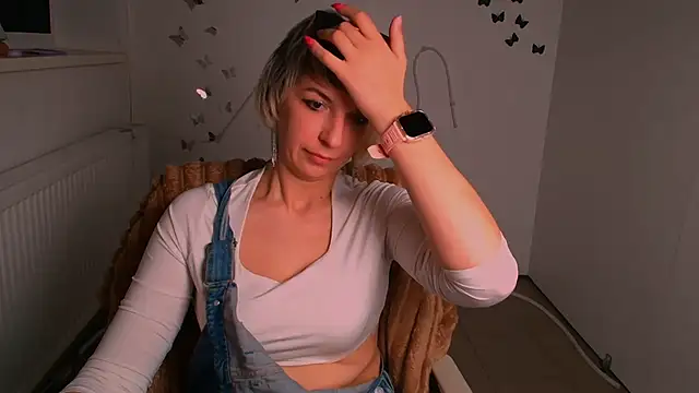 Lana_Foxyy webcam