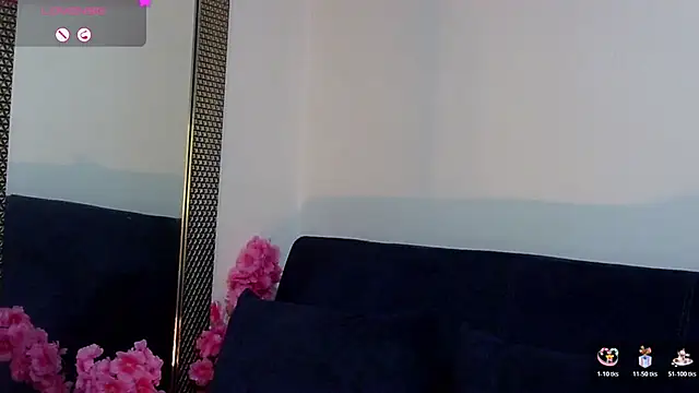 sarahh_love webcam