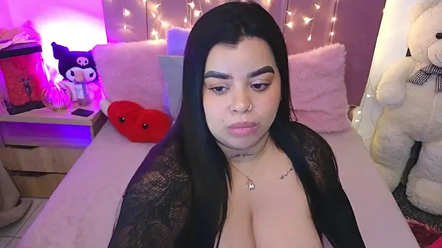 MiahJoness webcam