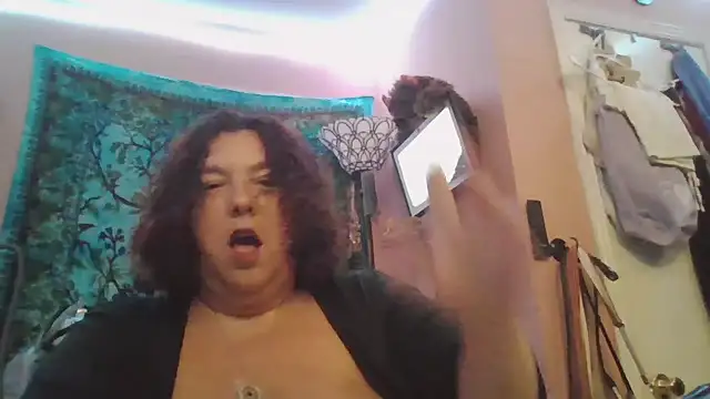 lil-gemini-hippy webcam