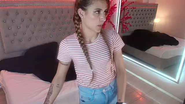 Juliieta_gray webcam