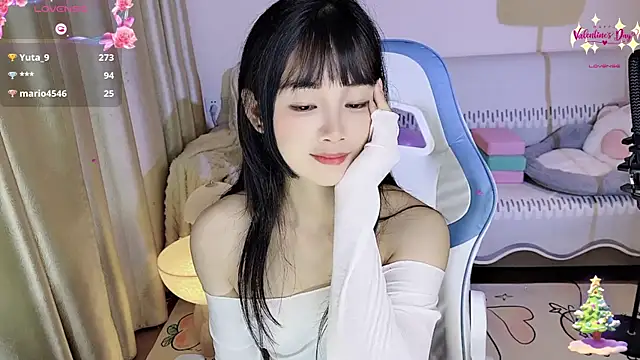 美女Luoluo-520在线直播