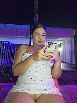 Pretty_Julieta webcam