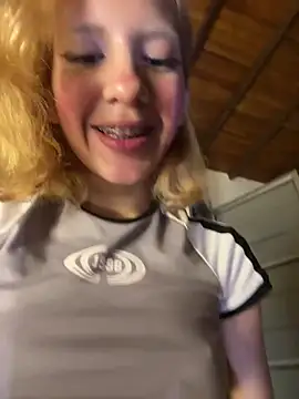 SweetBunnyGF webcam