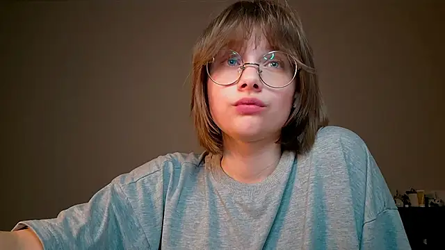 exitedtroth (F teen) - Pinch my nipples until they will hard