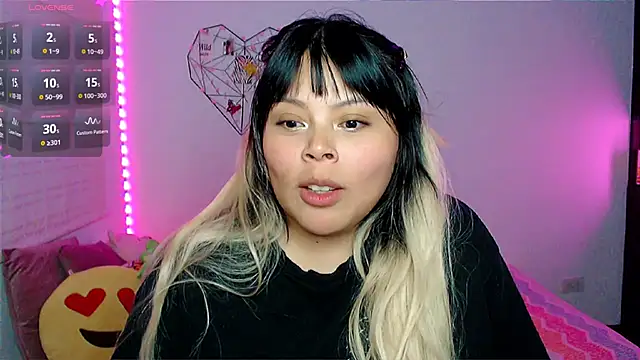 EllieMoonX webcam