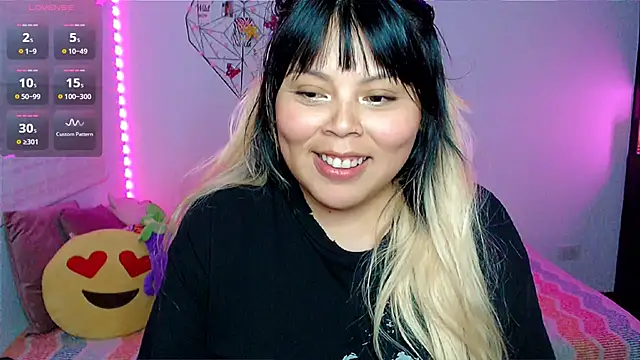 EllieMoonX webcam