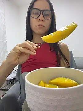 dominantandsubmissiveshow (F young) - Zoom my pussy and masturbation until cum