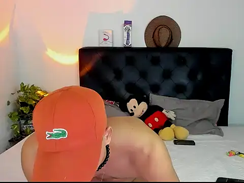 NoahDevil18 webcam