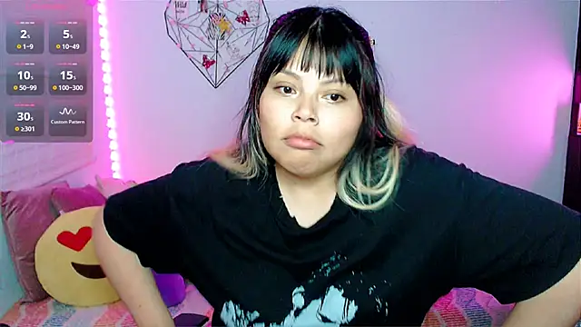 EllieMoonX webcam