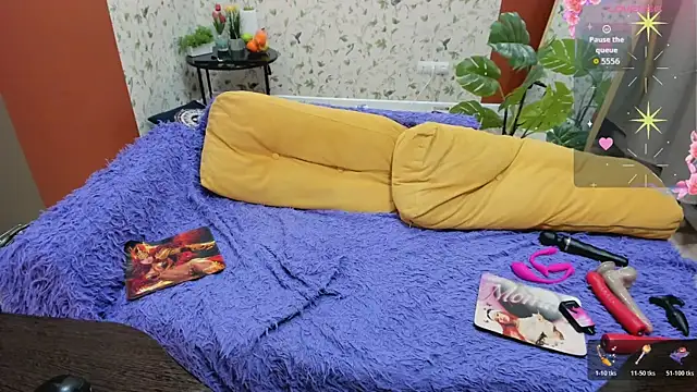 FlirtyMary webcam