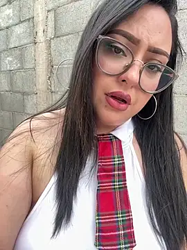 Webcam Model (MileyGia)  is live.Free join now!