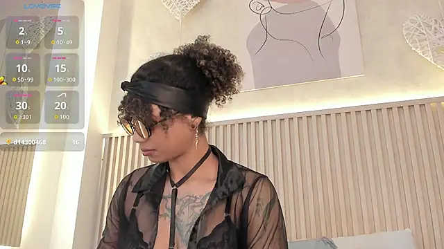 daiana_curly webcam