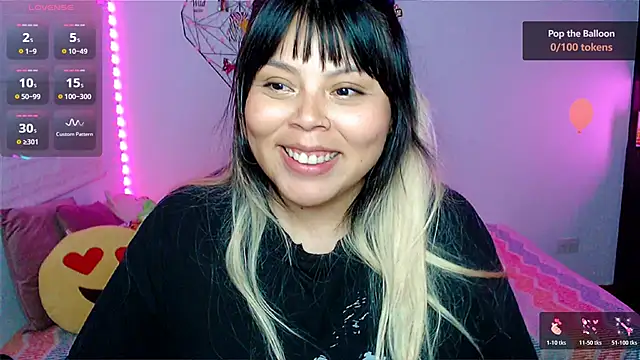 EllieMoonX webcam