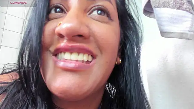 LadyNahir webcam