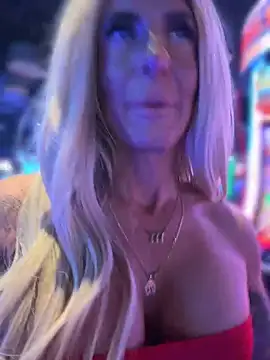 blondiluvsanal
