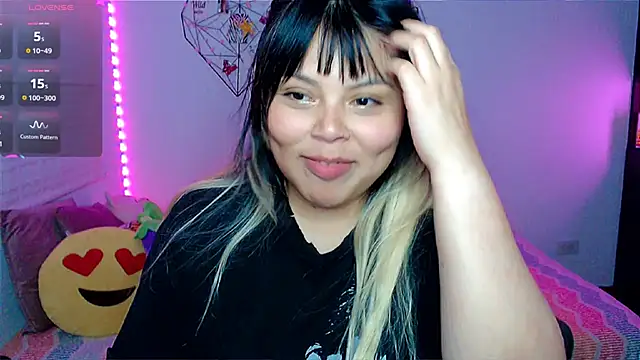 EllieMoonX webcam