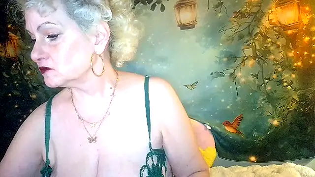 Blondie_the_librarian webcam