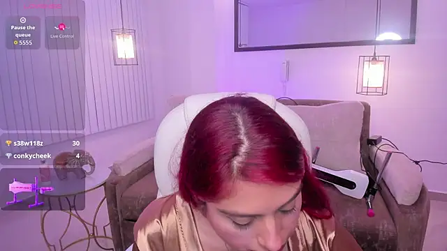Raven-reyess webcam