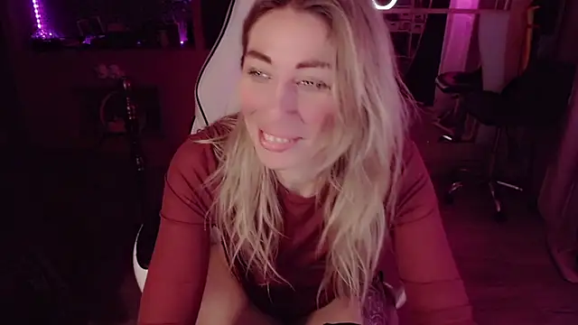 AnnieGOld_ webcam