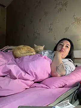 Naughtbaby_2025 webcam