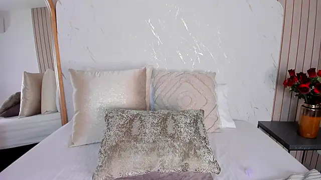 EmelyParker webcam