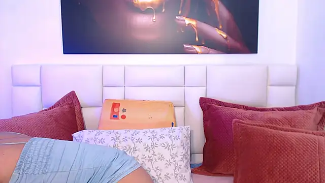 NicoletBlossom webcam