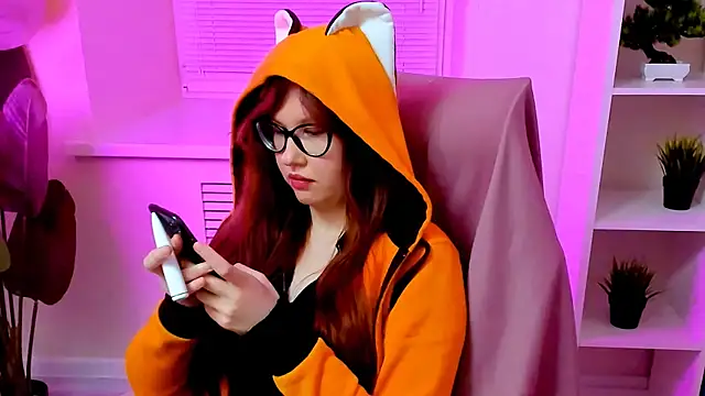 CarolGiggly webcam