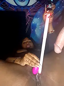 AmazonianMistress webcam