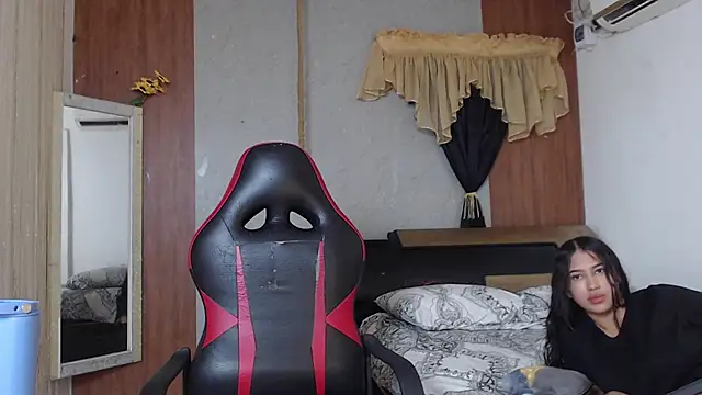 hera_divine webcam