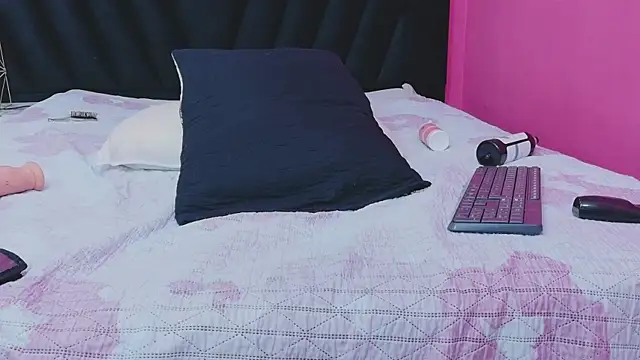 EbonyCoWorker webcam