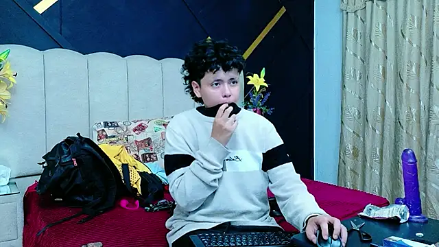NikiEvanz webcam