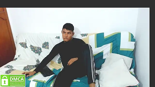 Denzel_Ass26 webcam