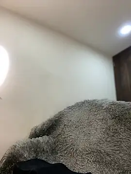 MiaJones21 webcam