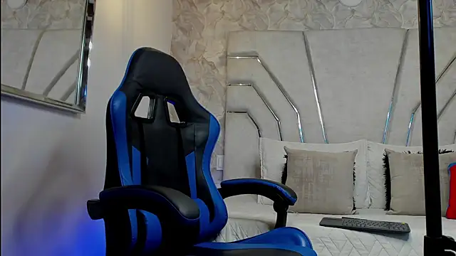 MAXTHOMSON webcam