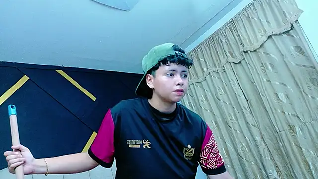 NikiEvanz webcam