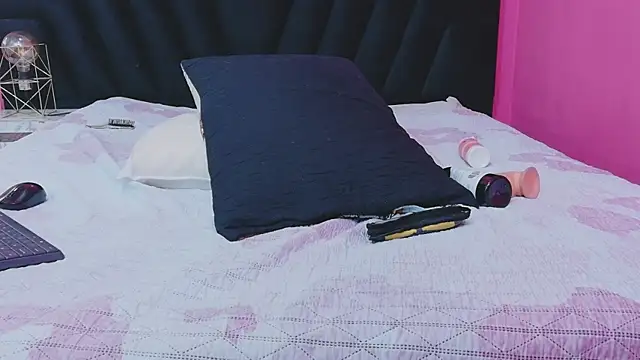 EbonyCoWorker webcam