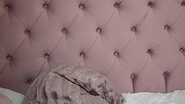 antoniacapri - AntoniaCapri's free webcam - UK Sex Cams