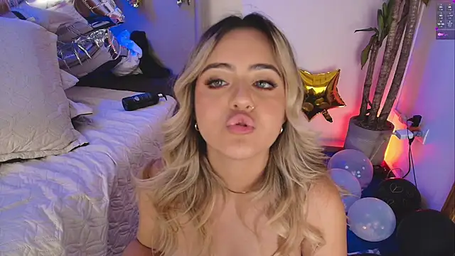 MaryMoon_ webcam