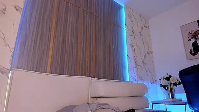 IsabellaAllen webcam