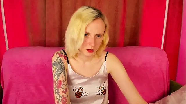 likilips (F teen) - suck dildo