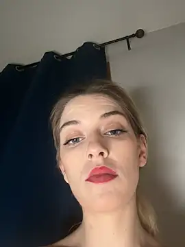 Bellalolahot webcam