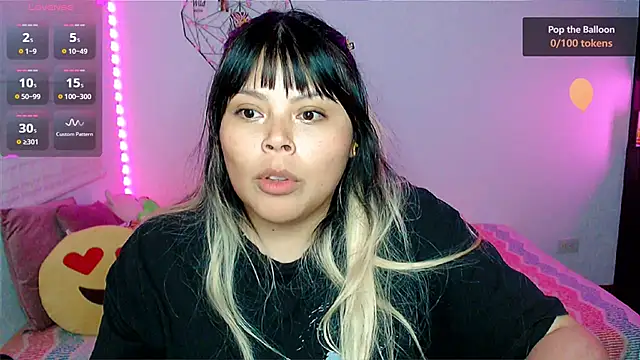 EllieMoonX webcam
