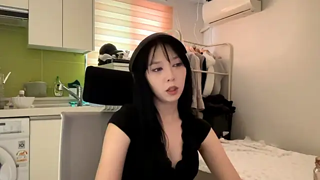 LeonoreCriger webcam