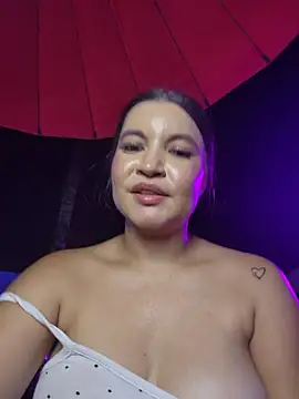 Pretty_Julieta webcam