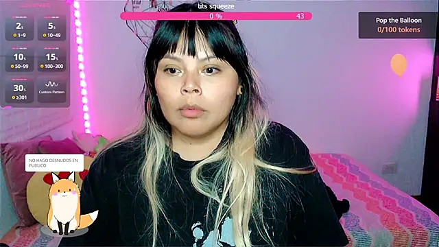 EllieMoonX webcam