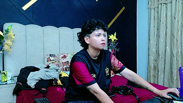 NikiEvanz webcam