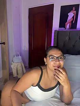 ema_zoe webcam