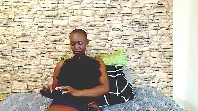 EbonyOlive69 webcam